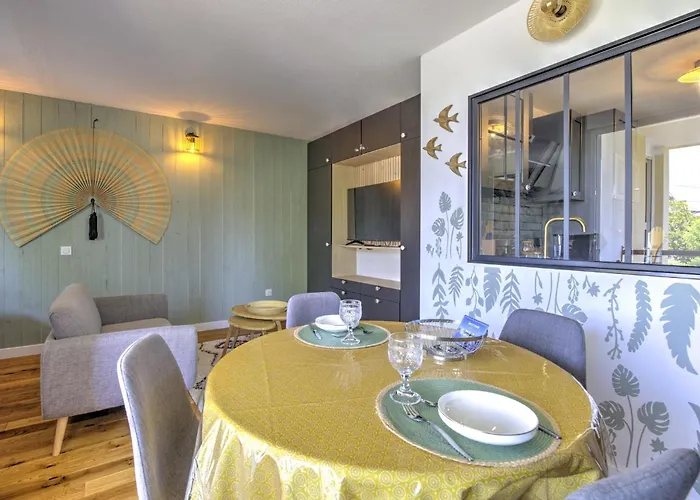 Brousse Brise - A Deux Pas De La アルカション